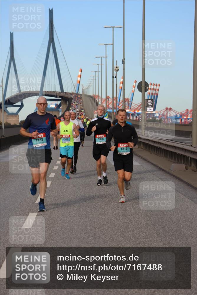 03.10.2024 - Köhlbrandbrückenlauf Miley Keyser http://msf.ph/oto/7167488 03.10.2024 09:42:05 Position 3 1188, 2659, 1068, 1310 meine-sportfotos.de