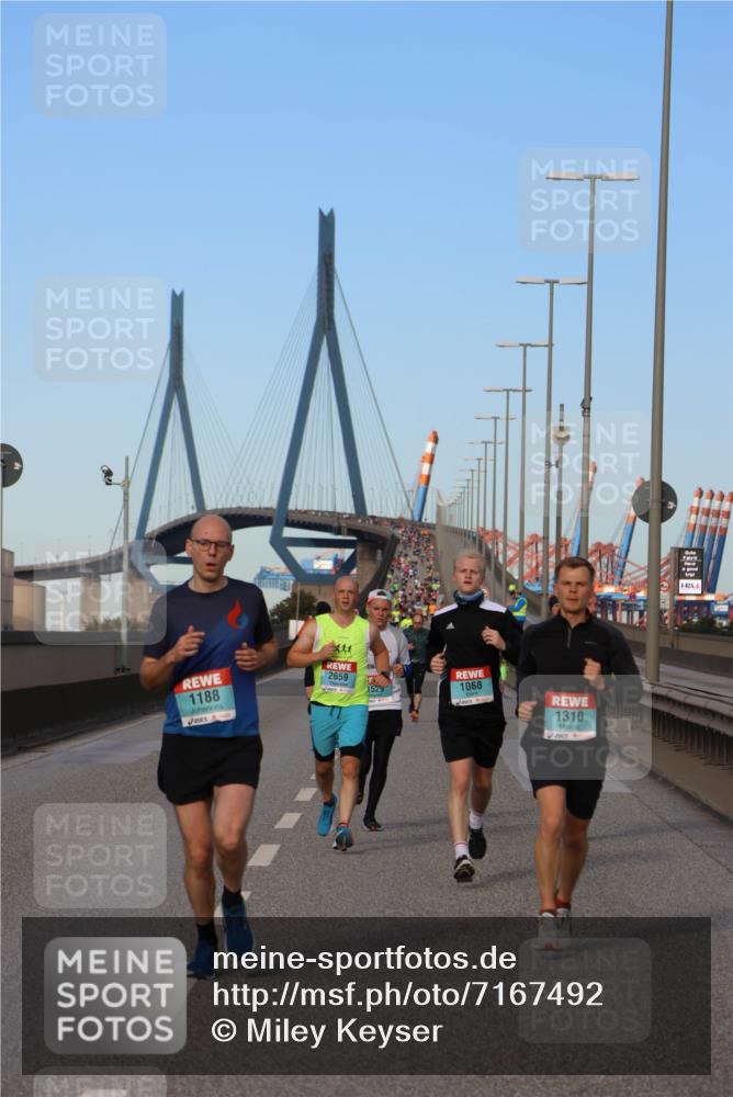 03.10.2024 - Köhlbrandbrückenlauf Miley Keyser http://msf.ph/oto/7167492 03.10.2024 09:42:06 Position 3 1188, 2659, 1068, 1310 meine-sportfotos.de