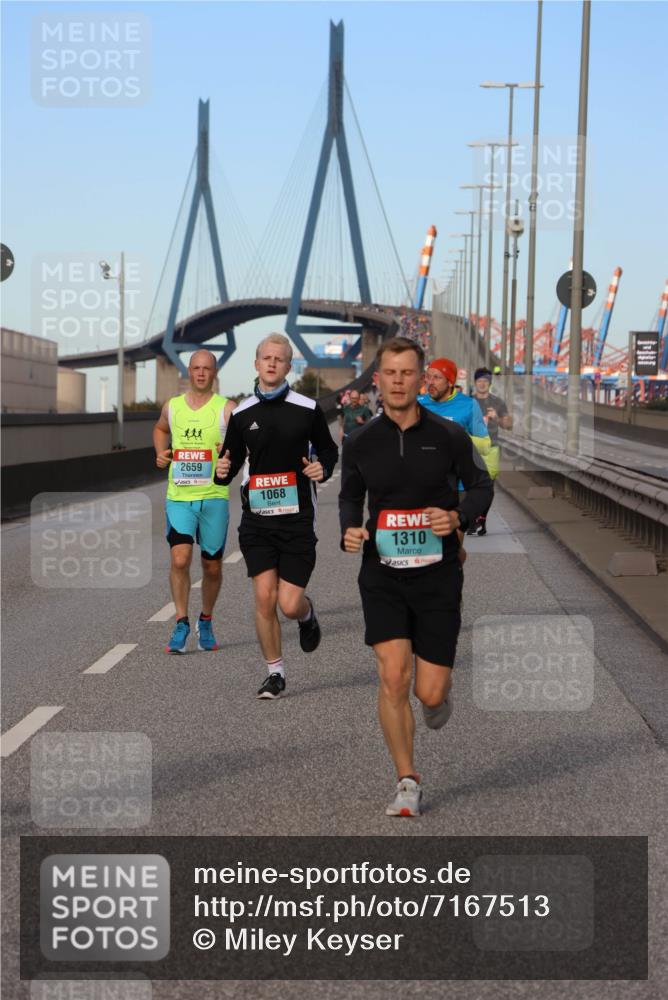 03.10.2024 - Köhlbrandbrückenlauf Miley Keyser http://msf.ph/oto/7167513 03.10.2024 09:42:07 Position 3 2659, 1068, 1310 meine-sportfotos.de