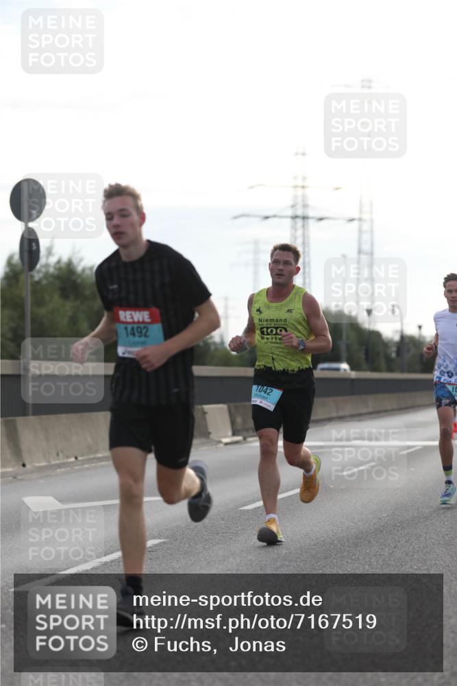 03.10.2024 - Köhlbrandbrückenlauf Fuchs,  Jonas http://msf.ph/oto/7167519 03.10.2024 09:10:38 Position 3 1492, 100, 1042 meine-sportfotos.de