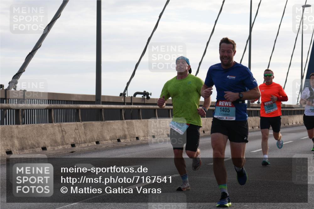 03.10.2024 - Köhlbrandbrückenlauf Matties Gatica Varas http://msf.ph/oto/7167541 03.10.2024 09:20:14 Position 2 005, 1405, 1090 meine-sportfotos.de