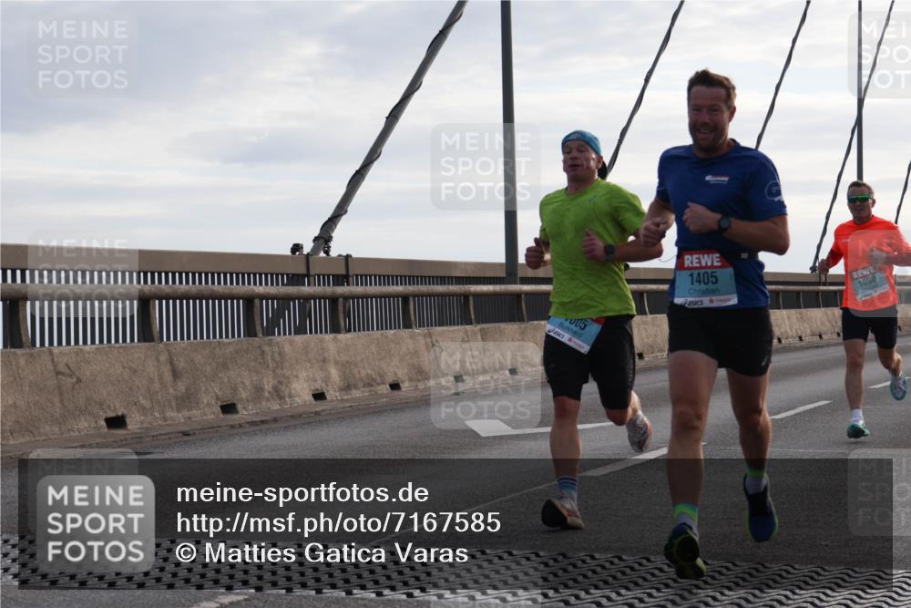 03.10.2024 - Köhlbrandbrückenlauf Matties Gatica Varas http://msf.ph/oto/7167585 03.10.2024 09:20:14 Position 2 005, 1405, 129, 1090 meine-sportfotos.de