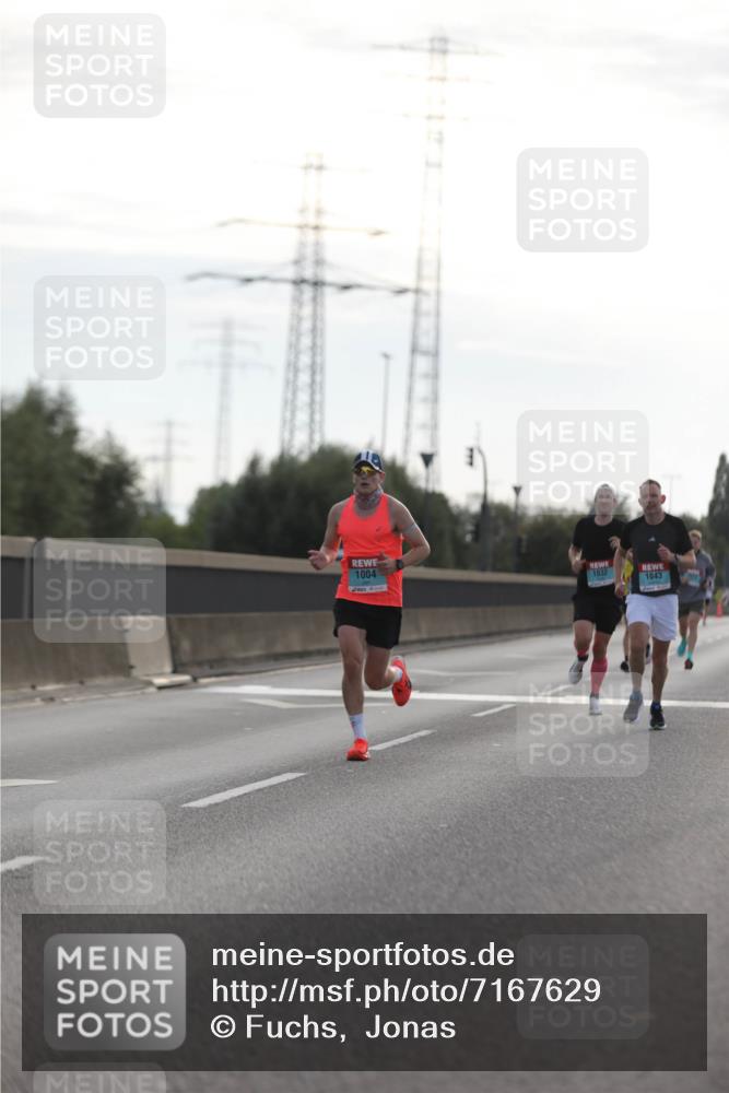03.10.2024 - Köhlbrandbrückenlauf Fuchs,  Jonas http://msf.ph/oto/7167629 03.10.2024 09:10:42 Position 3 1, 1004, 1032, 1043 meine-sportfotos.de