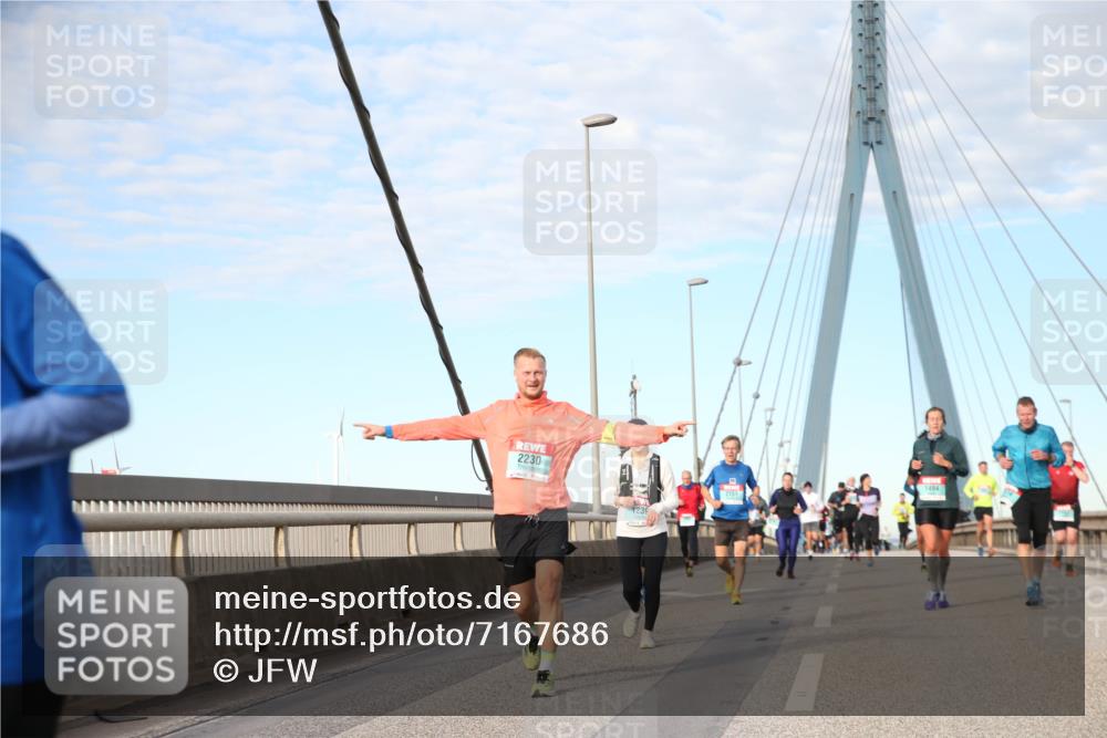 03.10.2024 - Köhlbrandbrückenlauf Jannik Wohlers http://msf.ph/oto/7167686 03.10.2024 09:42:06 Position 2 2230, 2151, 1494 meine-sportfotos.de
