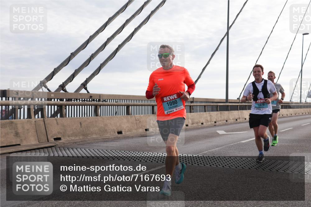 03.10.2024 - Köhlbrandbrückenlauf Matties Gatica Varas http://msf.ph/oto/7167693 03.10.2024 09:20:17 Position 2 1090, 1076 meine-sportfotos.de