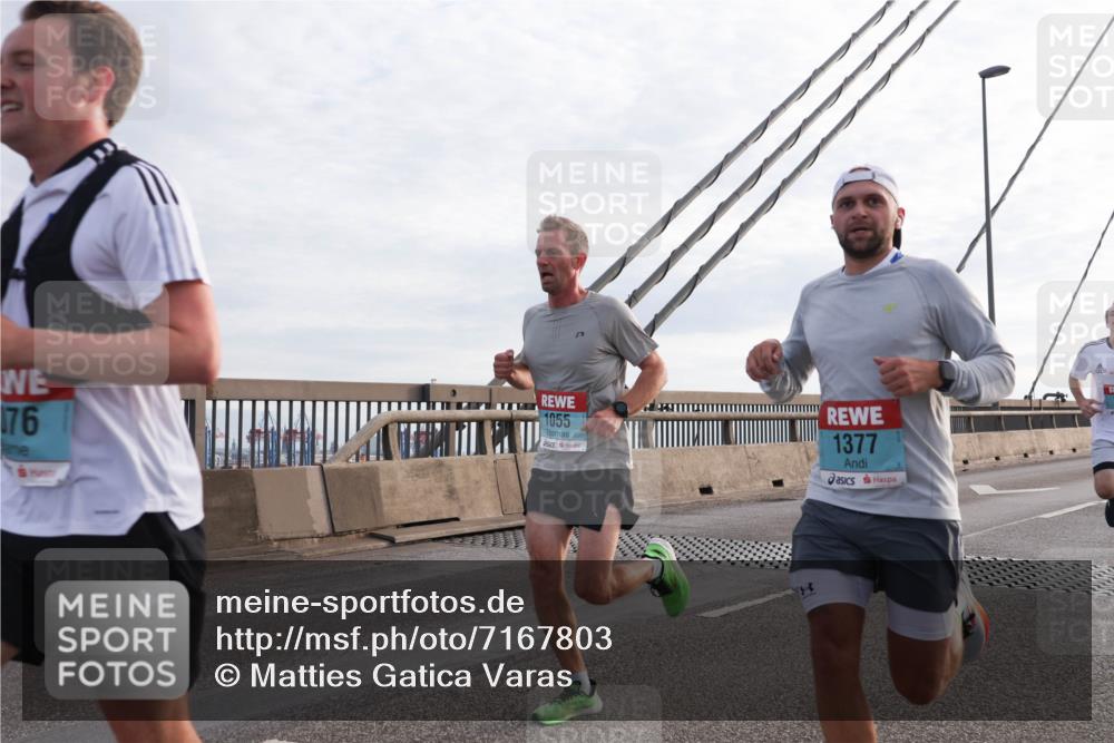 03.10.2024 - Köhlbrandbrückenlauf Matties Gatica Varas http://msf.ph/oto/7167803 03.10.2024 09:20:19 Position 2 176, 1055, 1377 meine-sportfotos.de