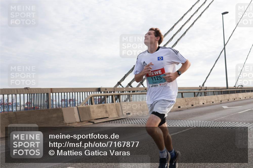 03.10.2024 - Köhlbrandbrückenlauf Matties Gatica Varas http://msf.ph/oto/7167877 03.10.2024 09:20:20 Position 2 1125 meine-sportfotos.de