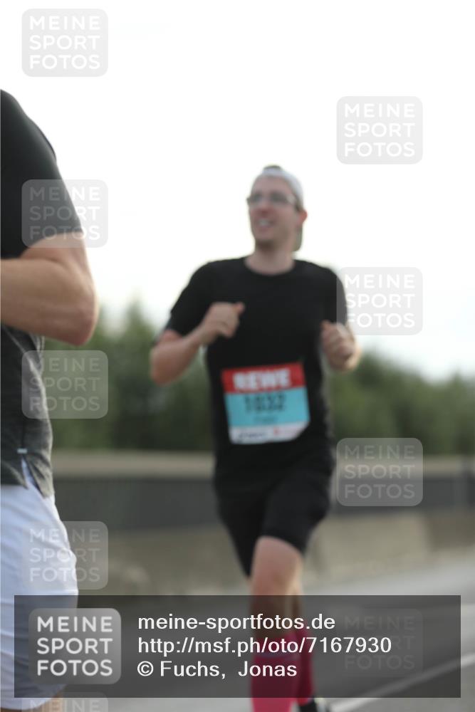 03.10.2024 - Köhlbrandbrückenlauf Fuchs,  Jonas http://msf.ph/oto/7167930 03.10.2024 09:10:47 Position 3 1032 meine-sportfotos.de