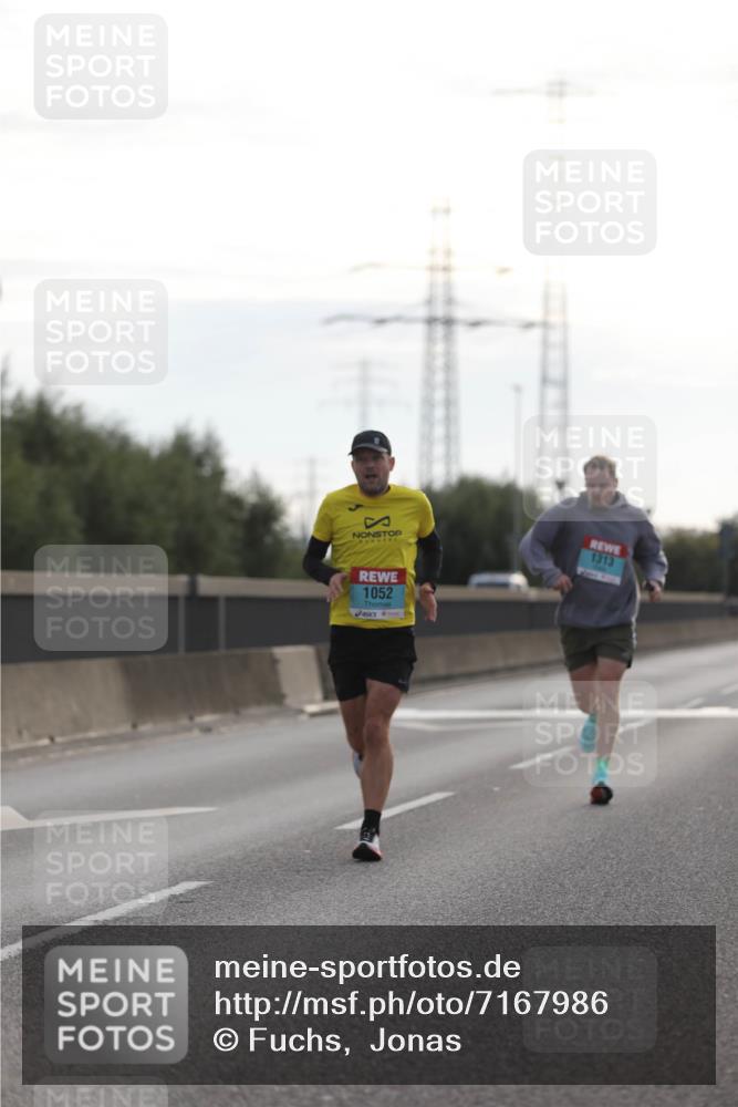 03.10.2024 - Köhlbrandbrückenlauf Fuchs,  Jonas http://msf.ph/oto/7167986 03.10.2024 09:10:49 Position 3 1313, 1052 meine-sportfotos.de