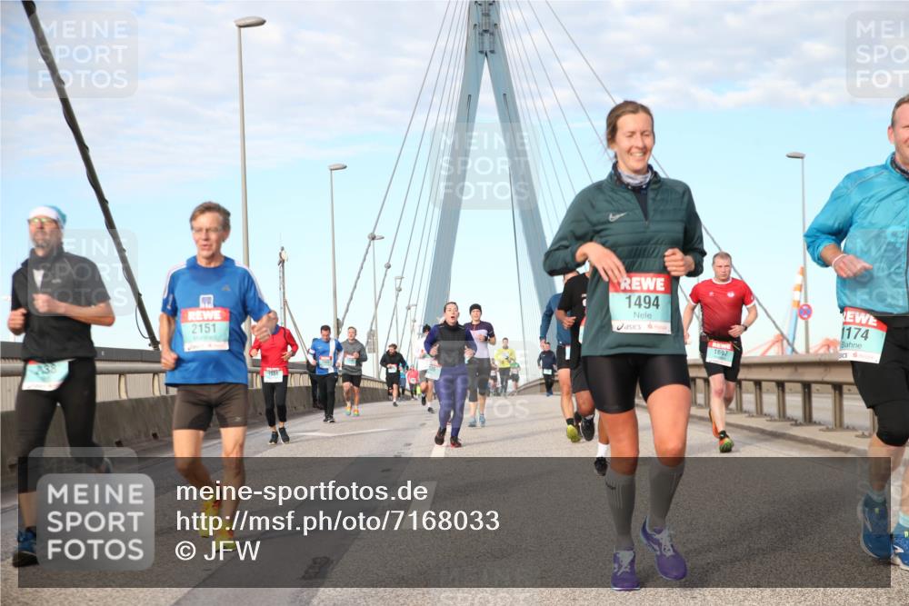 03.10.2024 - Köhlbrandbrückenlauf Jannik Wohlers http://msf.ph/oto/7168033 03.10.2024 09:42:09 Position 2 2151, 1494, 1697, 1174 meine-sportfotos.de