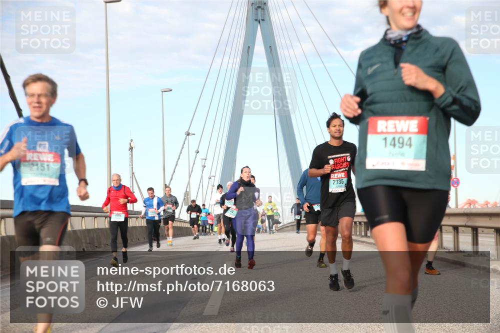 03.10.2024 - Köhlbrandbrückenlauf Jannik Wohlers http://msf.ph/oto/7168063 03.10.2024 09:42:10 Position 2 2151, 36, 2735, 1494 meine-sportfotos.de