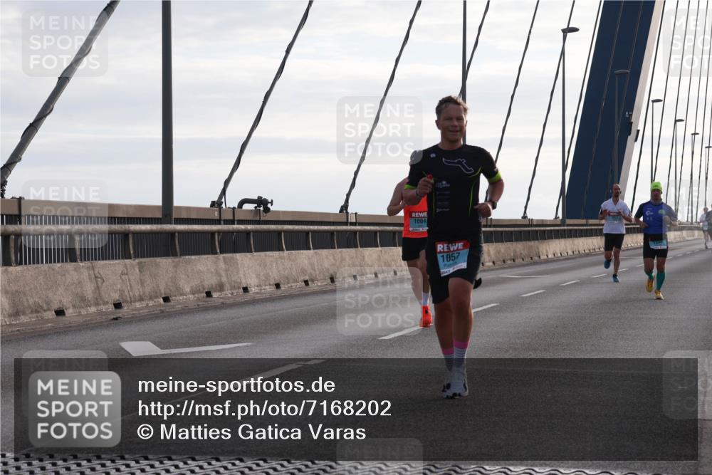 03.10.2024 - Köhlbrandbrückenlauf Matties Gatica Varas http://msf.ph/oto/7168202 03.10.2024 09:20:29 Position 2 1004, 1857 meine-sportfotos.de