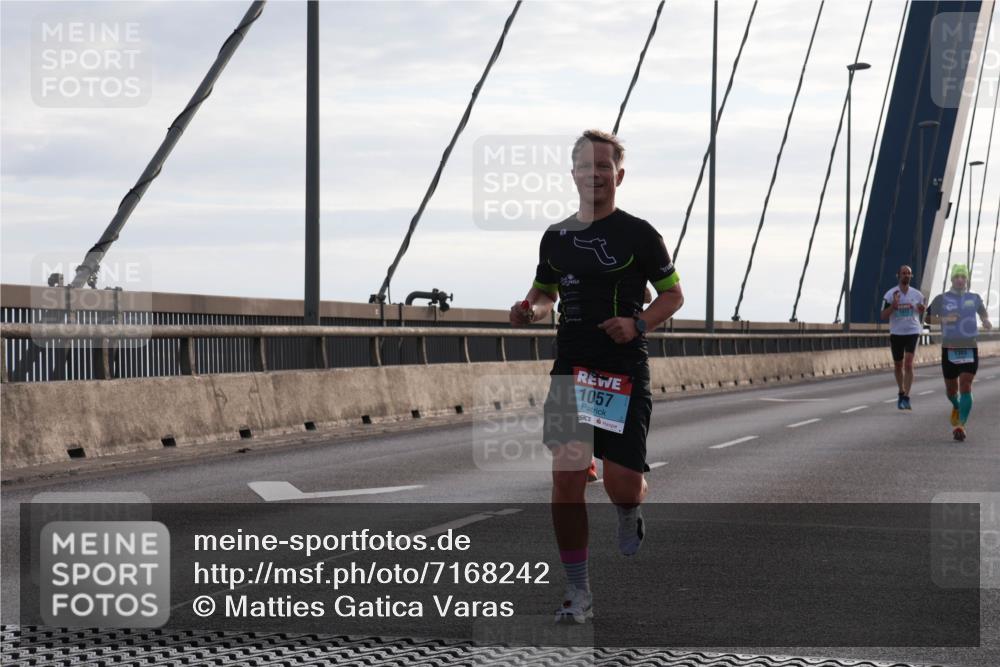 03.10.2024 - Köhlbrandbrückenlauf Matties Gatica Varas http://msf.ph/oto/7168242 03.10.2024 09:20:30 Position 2 1057, 1315 meine-sportfotos.de