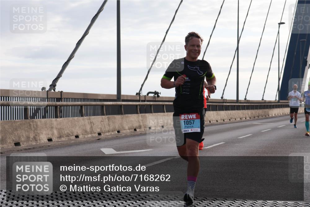 03.10.2024 - Köhlbrandbrückenlauf Matties Gatica Varas http://msf.ph/oto/7168262 03.10.2024 09:20:30 Position 2 1057 meine-sportfotos.de