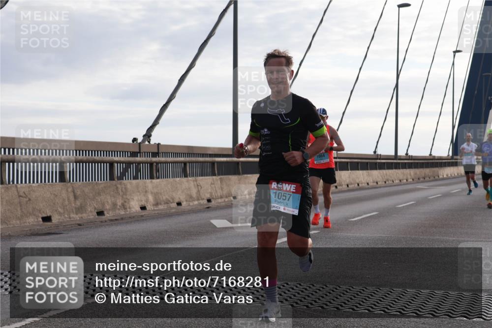 03.10.2024 - Köhlbrandbrückenlauf Matties Gatica Varas http://msf.ph/oto/7168281 03.10.2024 09:20:31 Position 2 1057, 1004 meine-sportfotos.de