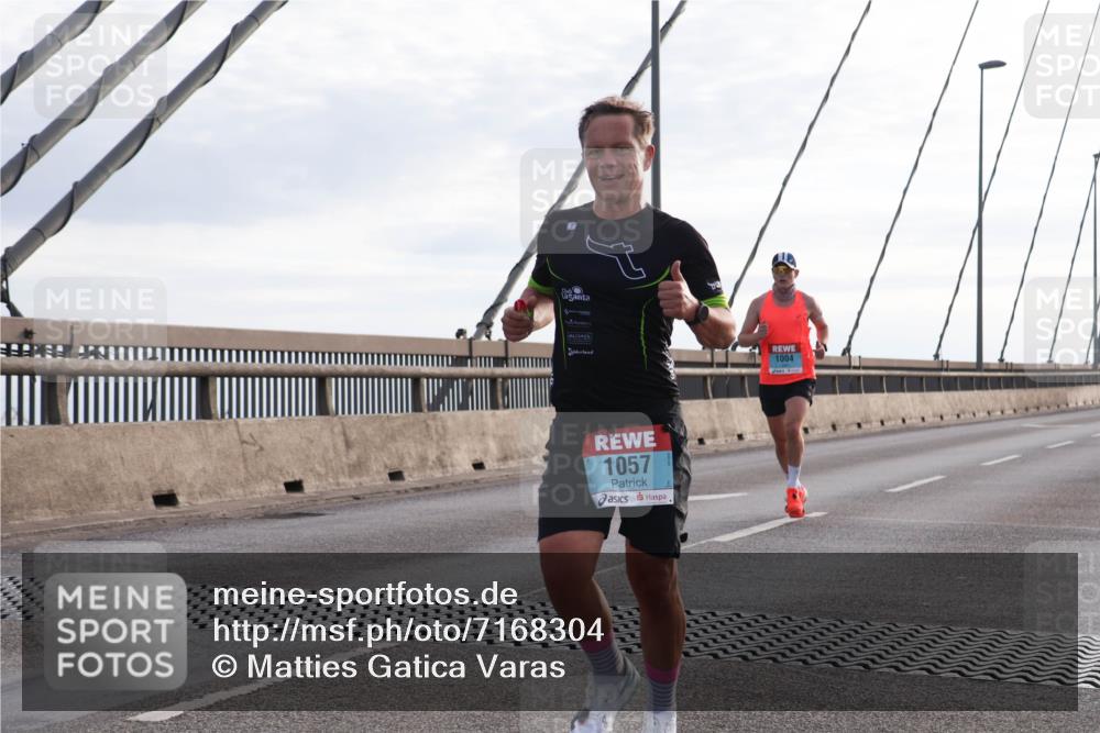 03.10.2024 - Köhlbrandbrückenlauf Matties Gatica Varas http://msf.ph/oto/7168304 03.10.2024 09:20:31 Position 2 1057, 1004 meine-sportfotos.de