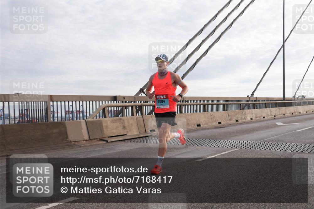 03.10.2024 - Köhlbrandbrückenlauf Matties Gatica Varas http://msf.ph/oto/7168417 03.10.2024 09:20:34 Position 2 1004 meine-sportfotos.de
