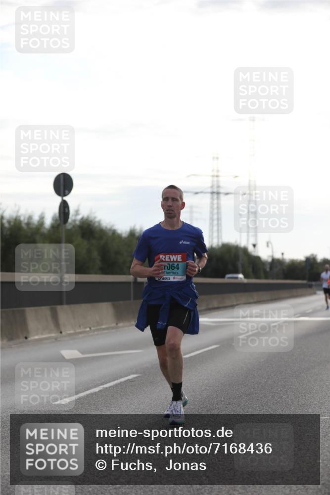 03.10.2024 - Köhlbrandbrückenlauf Fuchs,  Jonas http://msf.ph/oto/7168436 03.10.2024 09:11:00 Position 3 064 meine-sportfotos.de