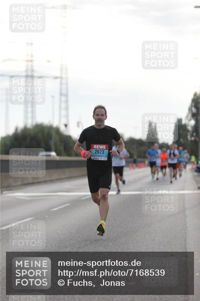03.10.2024 - Köhlbrandbrückenlauf Fuchs,  Jonas http://msf.ph/oto/7168539 03.10.2024 09:11:03 Position 3 2673 meine-sportfotos.de