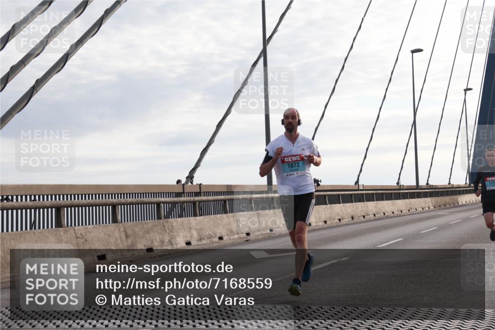 03.10.2024 - Köhlbrandbrückenlauf Matties Gatica Varas http://msf.ph/oto/7168559 03.10.2024 09:20:37 Position 2 1072, 111 meine-sportfotos.de