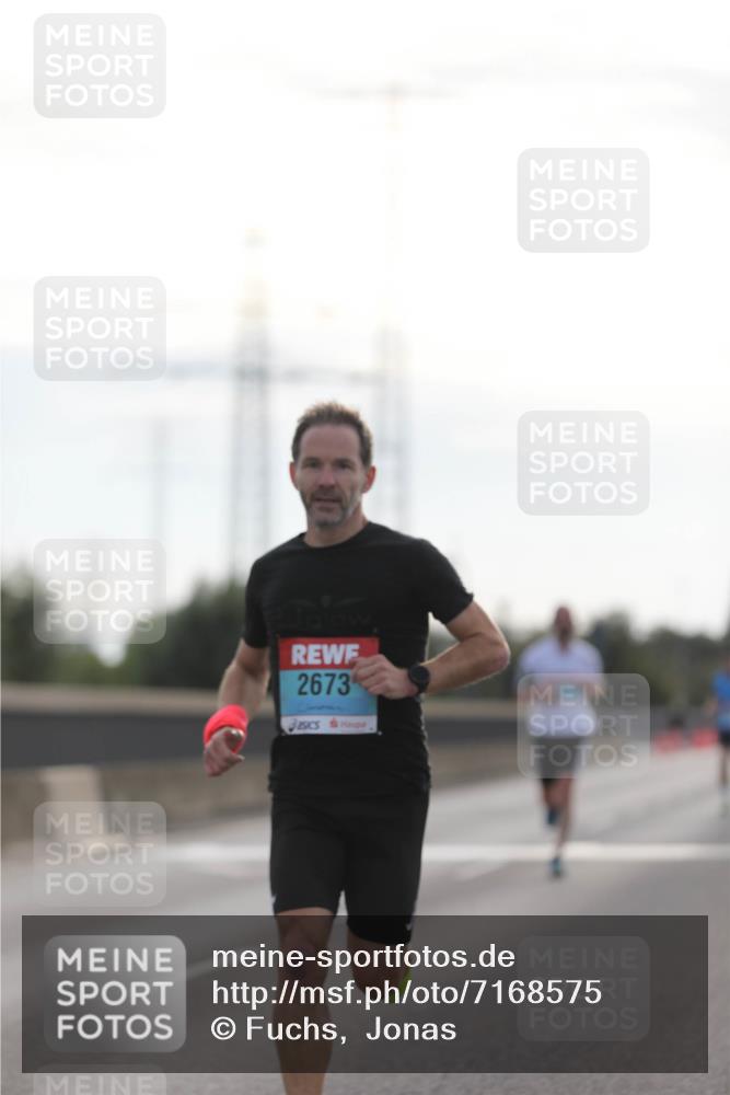 03.10.2024 - Köhlbrandbrückenlauf Fuchs,  Jonas http://msf.ph/oto/7168575 03.10.2024 09:11:04 Position 3 2673 meine-sportfotos.de