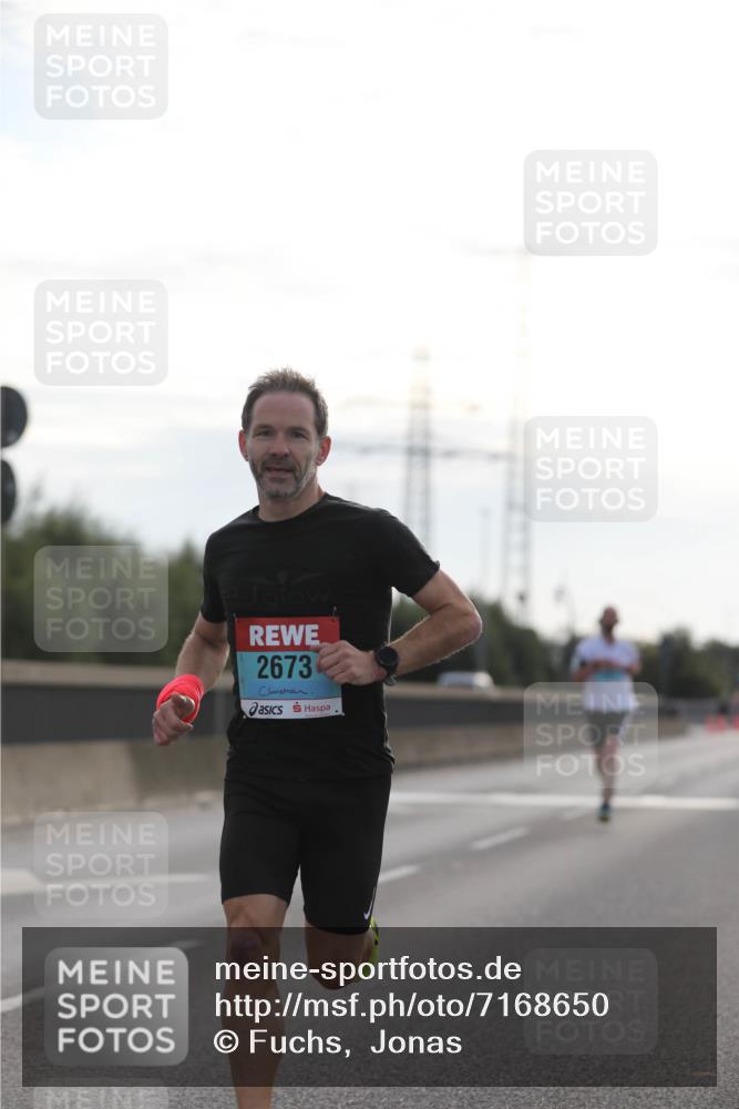 03.10.2024 - Köhlbrandbrückenlauf Fuchs,  Jonas http://msf.ph/oto/7168650 03.10.2024 09:11:05 Position 3 2673 meine-sportfotos.de
