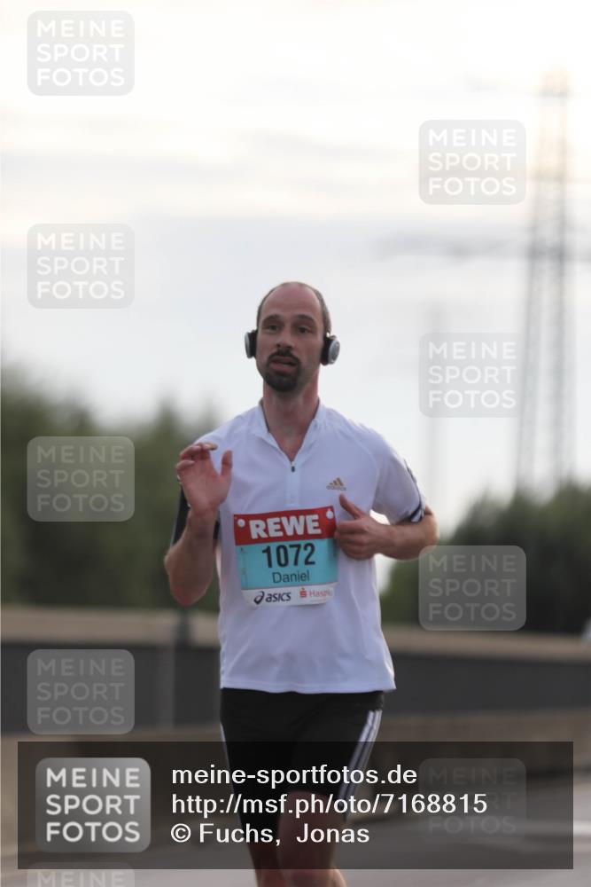 03.10.2024 - Köhlbrandbrückenlauf Fuchs,  Jonas http://msf.ph/oto/7168815 03.10.2024 09:11:09 Position 3 1072 meine-sportfotos.de