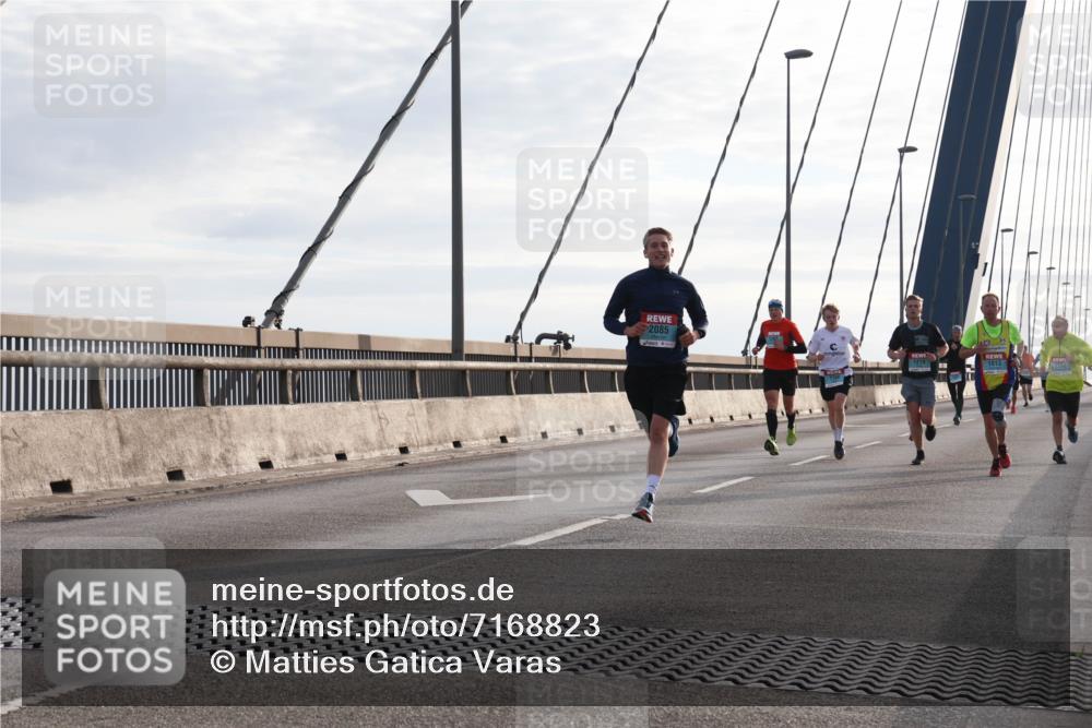 03.10.2024 - Köhlbrandbrückenlauf Matties Gatica Varas http://msf.ph/oto/7168823 03.10.2024 09:20:45 Position 2 2085, 1219, 1013, 1394 meine-sportfotos.de