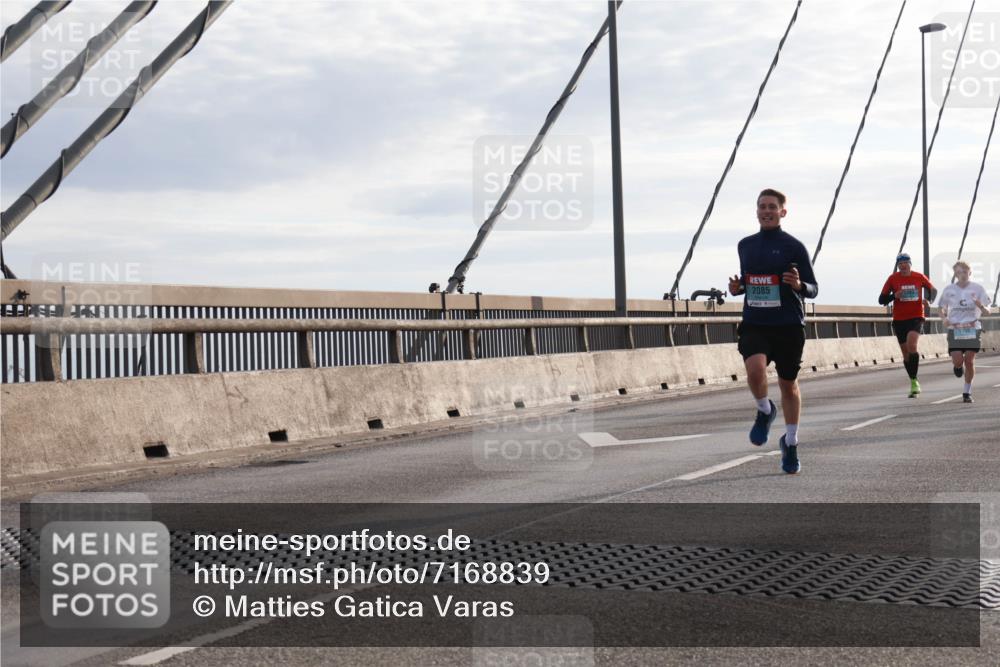 03.10.2024 - Köhlbrandbrückenlauf Matties Gatica Varas http://msf.ph/oto/7168839 03.10.2024 09:20:45 Position 2 2085 meine-sportfotos.de