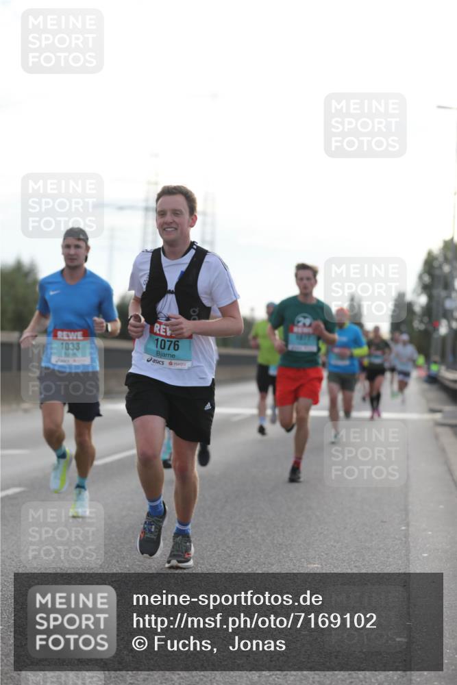 03.10.2024 - Köhlbrandbrückenlauf Fuchs,  Jonas http://msf.ph/oto/7169102 03.10.2024 09:11:13 Position 3 1033, 1076, 0 meine-sportfotos.de