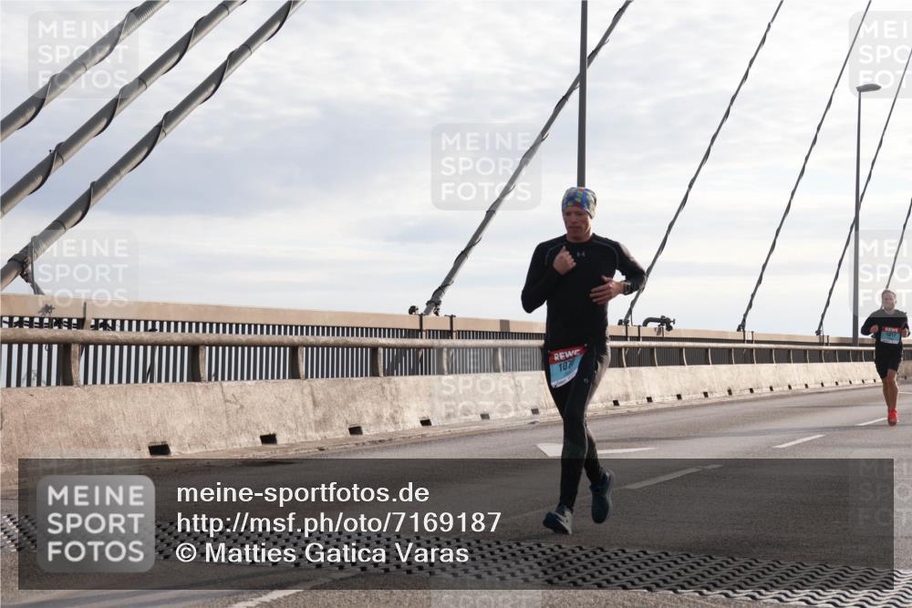 03.10.2024 - Köhlbrandbrückenlauf Matties Gatica Varas http://msf.ph/oto/7169187 03.10.2024 09:20:53 Position 2 1070, 1017 meine-sportfotos.de