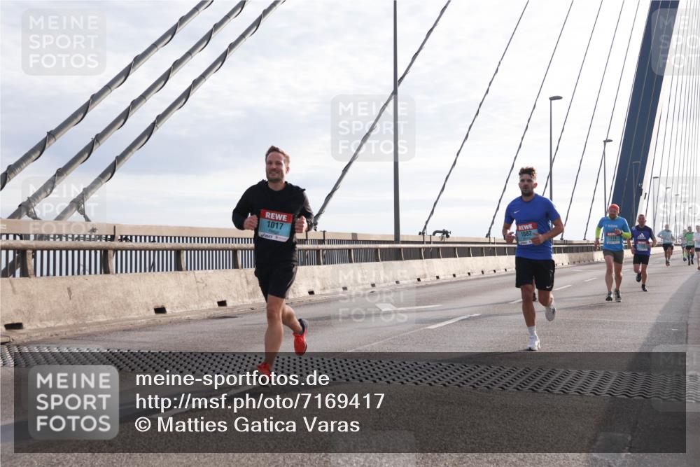 03.10.2024 - Köhlbrandbrückenlauf Matties Gatica Varas http://msf.ph/oto/7169417 03.10.2024 09:20:58 Position 2 1017, 1082, 1213 meine-sportfotos.de