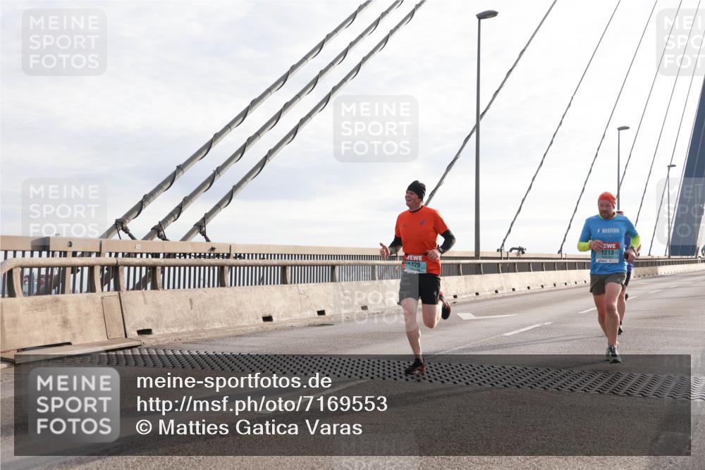 03.10.2024 - Köhlbrandbrückenlauf Matties Gatica Varas http://msf.ph/oto/7169553 03.10.2024 09:21:00 Position 2 1429, 1213 meine-sportfotos.de