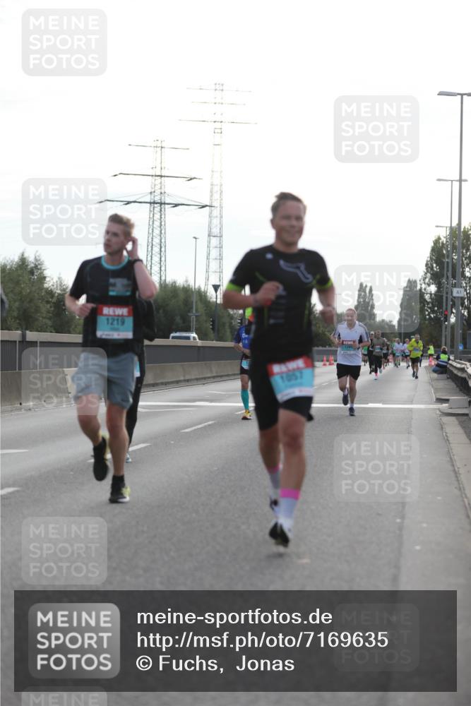 03.10.2024 - Köhlbrandbrückenlauf Fuchs,  Jonas http://msf.ph/oto/7169635 03.10.2024 09:11:25 Position 3 1219, 1057 meine-sportfotos.de