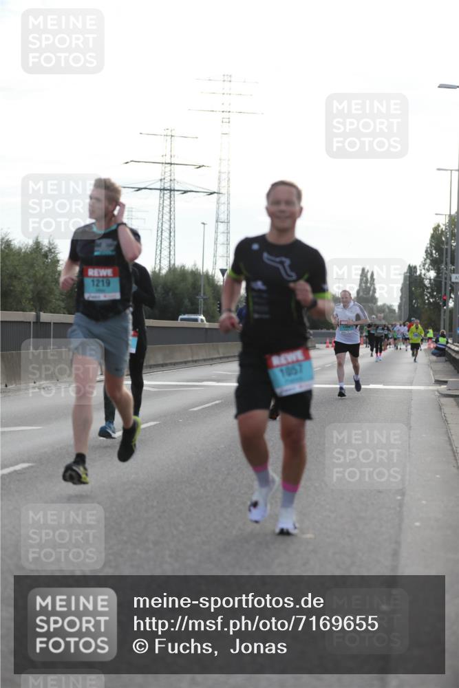 03.10.2024 - Köhlbrandbrückenlauf Fuchs,  Jonas http://msf.ph/oto/7169655 03.10.2024 09:11:25 Position 3 1219, 1057, 1380 meine-sportfotos.de