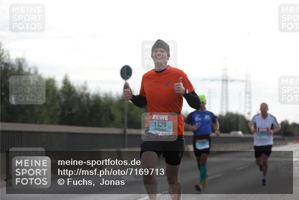 03.10.2024 - Köhlbrandbrückenlauf Fuchs,  Jonas http://msf.ph/oto/7169713 03.10.2024 09:11:28 Position 3 1429 meine-sportfotos.de