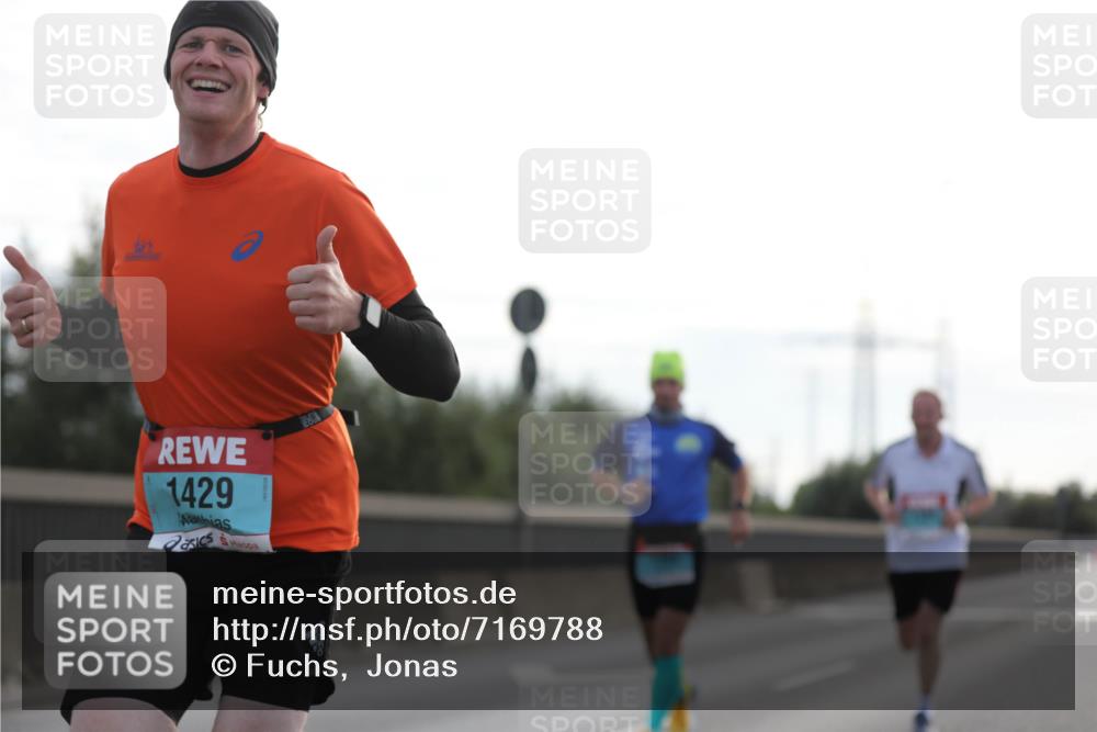 03.10.2024 - Köhlbrandbrückenlauf Fuchs,  Jonas http://msf.ph/oto/7169788 03.10.2024 09:11:29 Position 3 1429, 280 meine-sportfotos.de