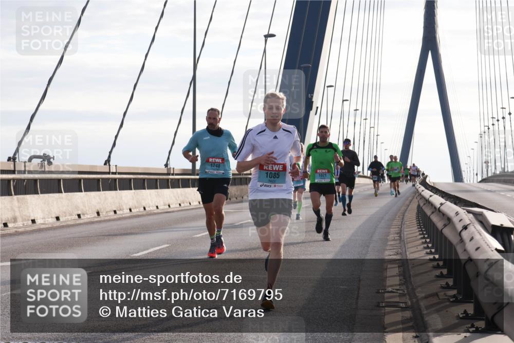 03.10.2024 - Köhlbrandbrückenlauf Matties Gatica Varas http://msf.ph/oto/7169795 03.10.2024 09:21:05 Position 2 1248, 1085, 1021 meine-sportfotos.de