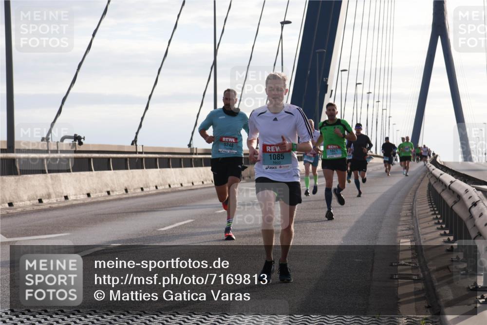03.10.2024 - Köhlbrandbrückenlauf Matties Gatica Varas http://msf.ph/oto/7169813 03.10.2024 09:21:06 Position 2 1248, 1085, 1021 meine-sportfotos.de