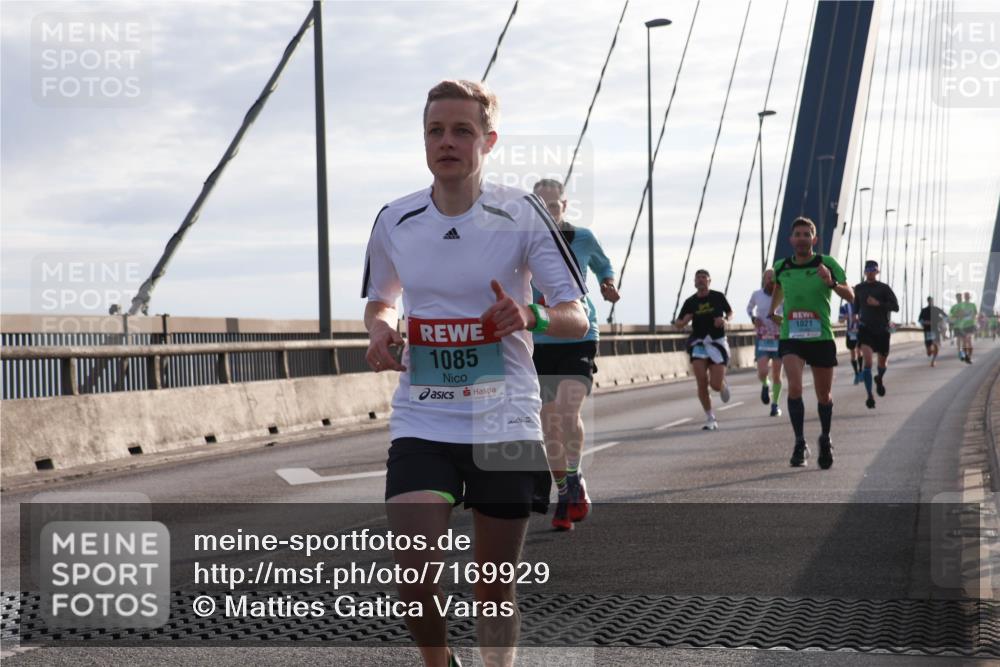 03.10.2024 - Köhlbrandbrückenlauf Matties Gatica Varas http://msf.ph/oto/7169929 03.10.2024 09:21:07 Position 2 1085, 1021 meine-sportfotos.de