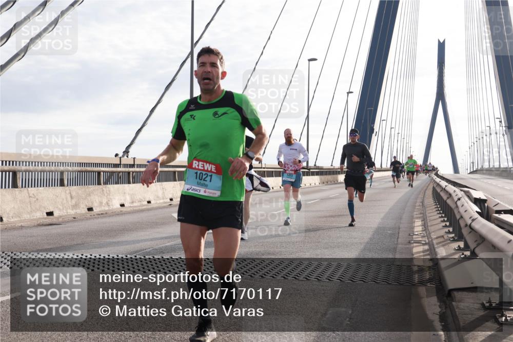 03.10.2024 - Köhlbrandbrückenlauf Matties Gatica Varas http://msf.ph/oto/7170117 03.10.2024 09:21:10 Position 2 1021, 1423 meine-sportfotos.de