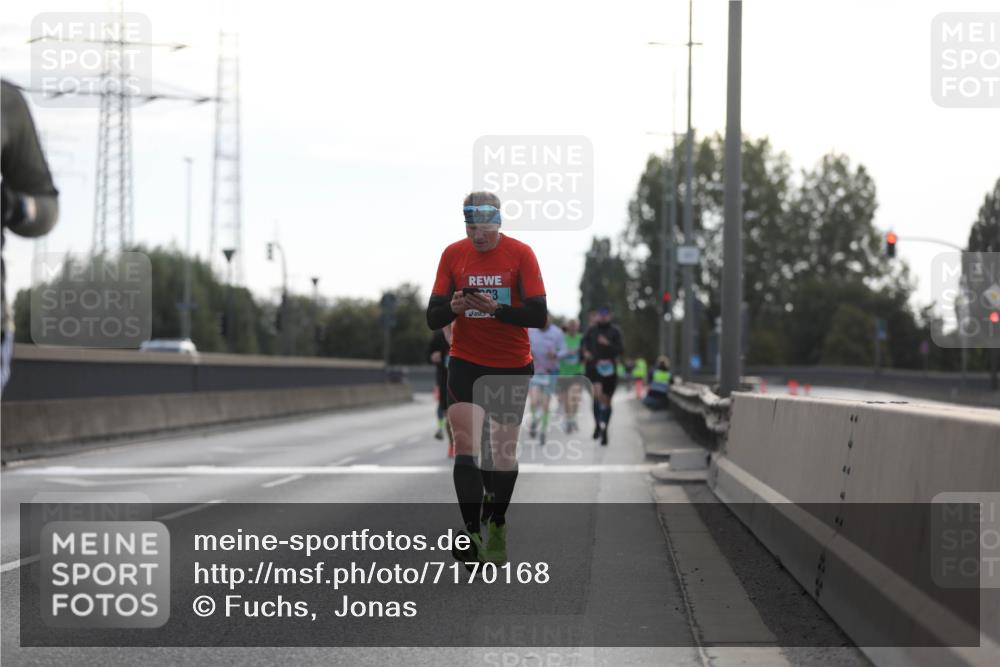 03.10.2024 - Köhlbrandbrückenlauf Fuchs,  Jonas http://msf.ph/oto/7170168 03.10.2024 09:11:40 Position 3 3 meine-sportfotos.de