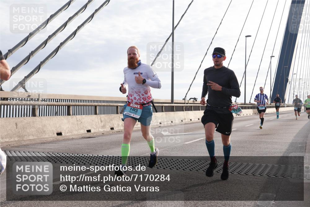 03.10.2024 - Köhlbrandbrückenlauf Matties Gatica Varas http://msf.ph/oto/7170284 03.10.2024 09:21:12 Position 2 1423 meine-sportfotos.de