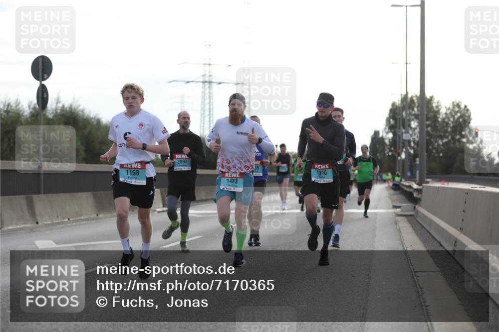 03.10.2024 - Köhlbrandbrückenlauf Fuchs,  Jonas http://msf.ph/oto/7170365 03.10.2024 09:11:48 Position 3 1158, 2097, 1423, 55, 1316 meine-sportfotos.de