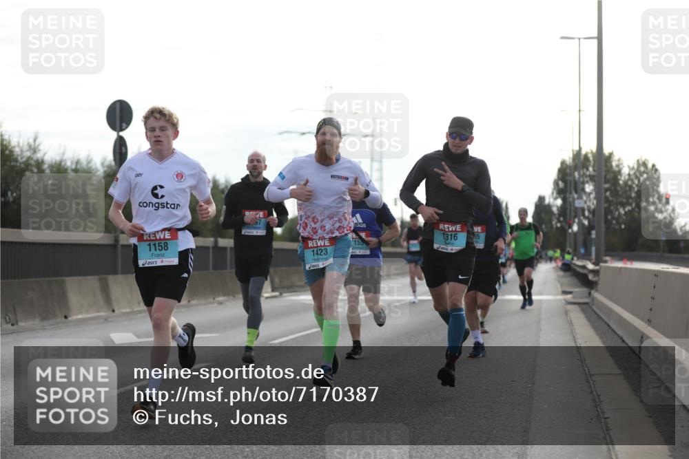 03.10.2024 - Köhlbrandbrückenlauf Fuchs,  Jonas http://msf.ph/oto/7170387 03.10.2024 09:11:49 Position 3 1158, 1155, 1316, 85, 1423 meine-sportfotos.de