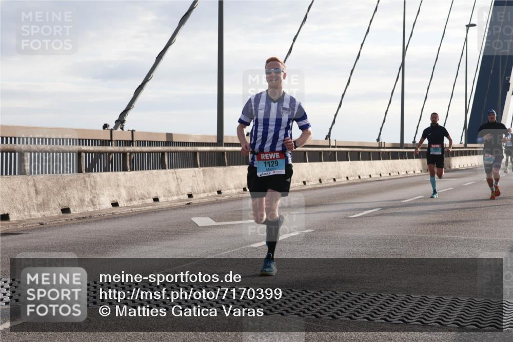 03.10.2024 - Köhlbrandbrückenlauf Matties Gatica Varas http://msf.ph/oto/7170399 03.10.2024 09:21:15 Position 2 1129, 1334, 1301 meine-sportfotos.de
