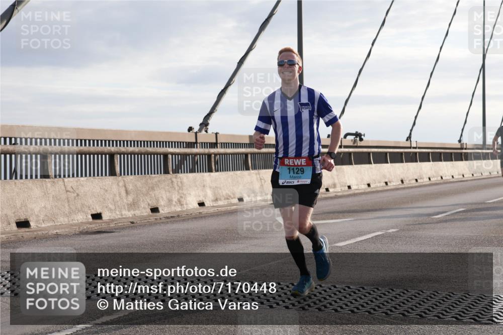 03.10.2024 - Köhlbrandbrückenlauf Matties Gatica Varas http://msf.ph/oto/7170448 03.10.2024 09:21:15 Position 2 1129 meine-sportfotos.de