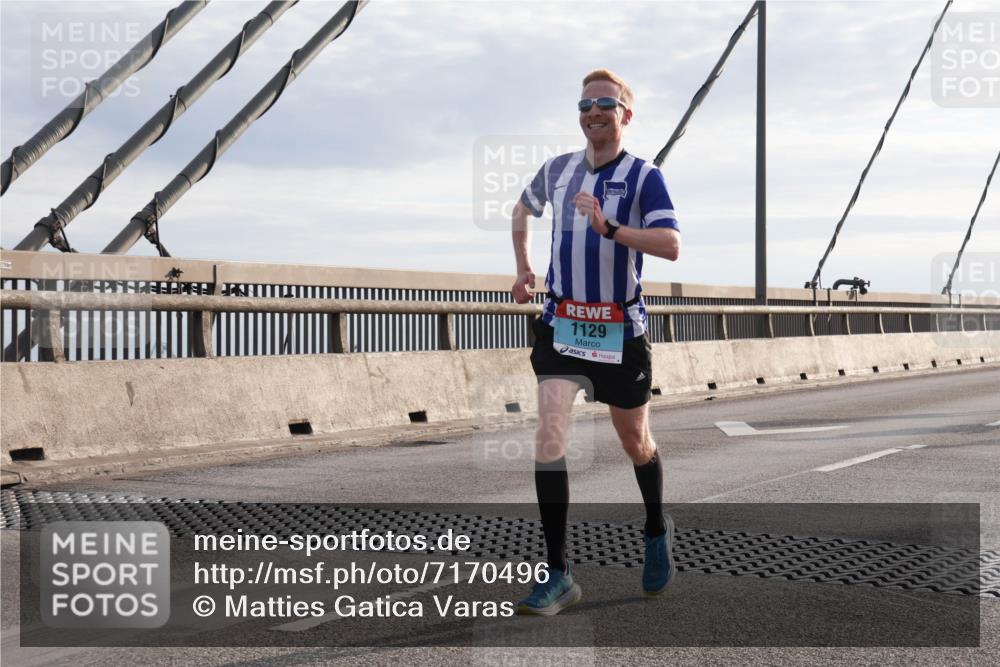 03.10.2024 - Köhlbrandbrückenlauf Matties Gatica Varas http://msf.ph/oto/7170496 03.10.2024 09:21:16 Position 2 1129 meine-sportfotos.de