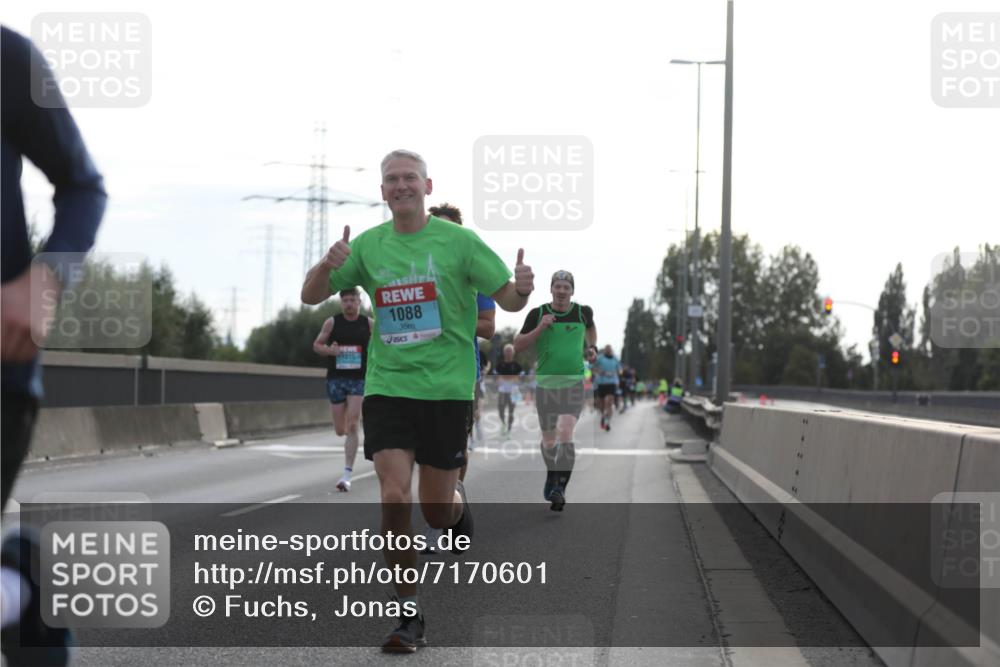 03.10.2024 - Köhlbrandbrückenlauf Fuchs,  Jonas http://msf.ph/oto/7170601 03.10.2024 09:11:51 Position 3 1015, 1088 meine-sportfotos.de