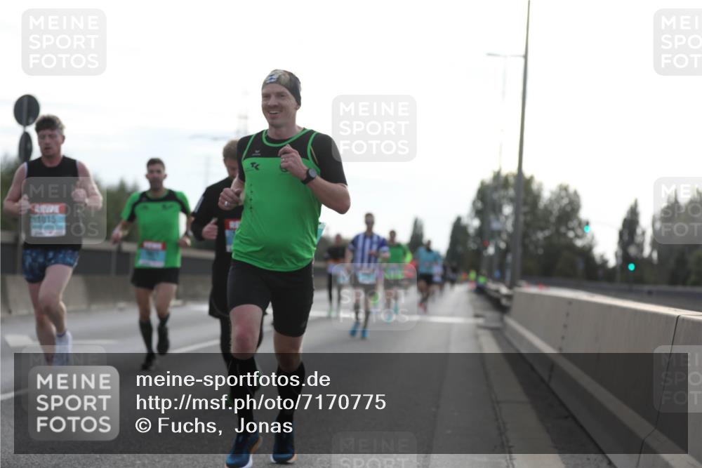 03.10.2024 - Köhlbrandbrückenlauf Fuchs,  Jonas http://msf.ph/oto/7170775 03.10.2024 09:11:54 Position 3 1015 meine-sportfotos.de